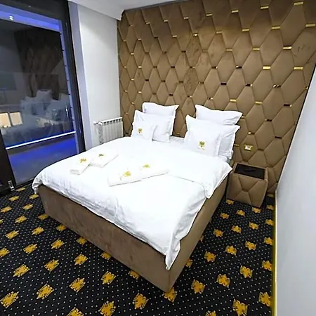 酒店 Emir Palace 4*